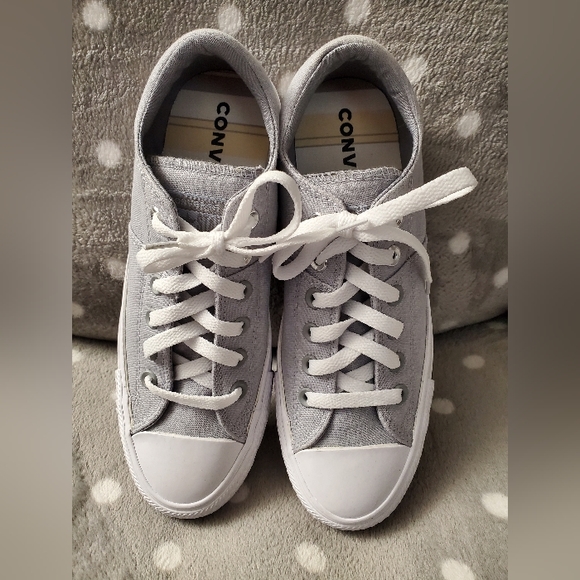 Converse All-Star Chuck Taylors - Picture 5 of 14